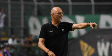 Alfredo Arias se iría del Deportivo Cali