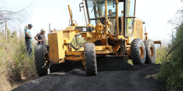 Avanzan obras de mejoramiento vial en Yotoco