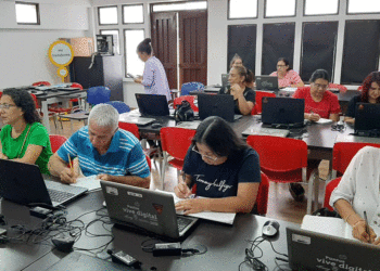 Bugueños se capacitan en nuevas herramientas digitales