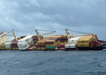 Buque con carga tóxica se hundió en las costas de La India