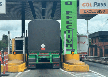 Persisten los trancones por mal uso de carriles  (Más Caucherazos aquí) 👇🏽 