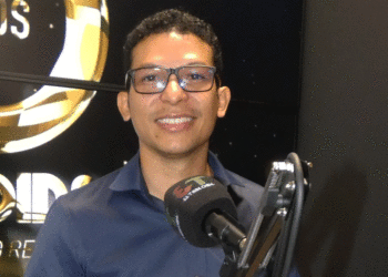 David Osorio: de vendedor de EL TABLOIDE a intérprete de lengua de señas reconocido en el Valle