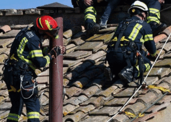 El Vaticano ya instaló la chimenea que anunciará al nuevo papa