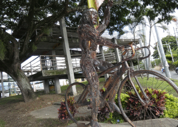 Escultura de Luis H. Díaz genera inquietud a sus fans (Más Caucherazos aquí) 👇🏽 