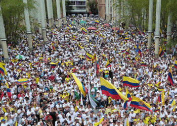 «Estamos ante un fraude y el pueblo debe decidir»: Petro tras hundimiento de la consulta popular