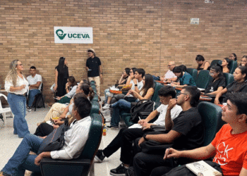 Estudiantes de la UCEVA lideraron foro ambiental sobre cambio climático y gestión del riesgo