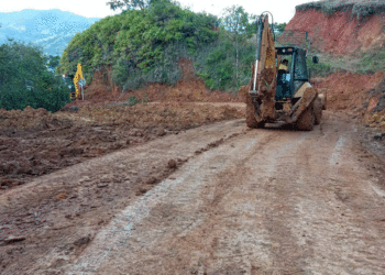Habilitada la vía entre Riofrío y Fenicia tras retiro de derrumbe