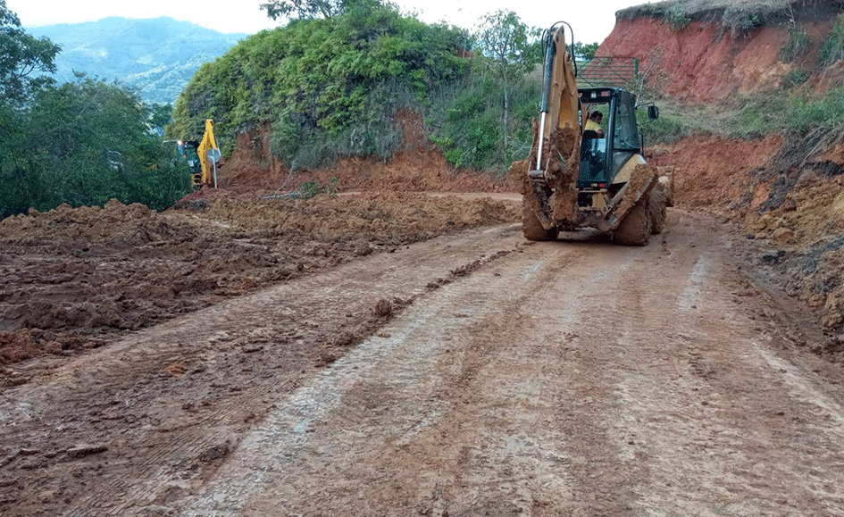 Habilitada la vía entre Riofrío y Fenicia tras retiro de derrumbe