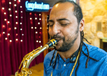 Orgullo sampedreño: saxofonista se destaca a nivel internacional