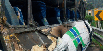 Tragedia: Grave accidente deja 8 muertos y 18 heridos
