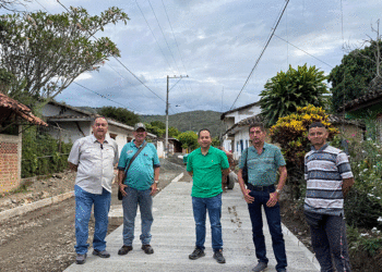 Avanza pavimentación en Huasanó: obra ya alcanza el 30 % de ejecución