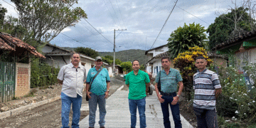 Avanza pavimentación en Huasanó: obra ya alcanza el 30 % de ejecución