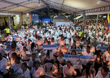 Con miles de velas, vallecaucanos se unieron en un clamor por la vida y la reconciliación
