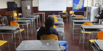 Decreto de Petro genera alerta en sector educativo privado: “Podría cerrar miles de colegios”