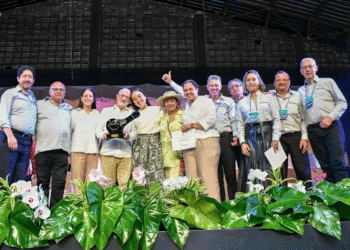 Laura Vargas y La Pequeña Rondalla, los grandes triunfadores del Festival Mono Núñez