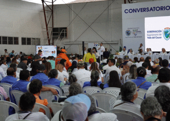 Vías rurales, seguridad y empleo: las principales solicitudes en Sevilla y La Victoria