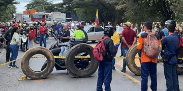 Autoridades y comunidad logran acuerdo técnico para intervenir tramo vial en Yotoco
