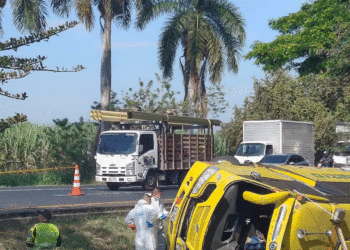 Grave accidente en la vía Cali–Palmira deja un muerto y al menos 20 heridos