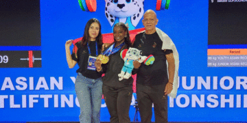 Pesista tulueña brilla en Asia con tres medallas de oro