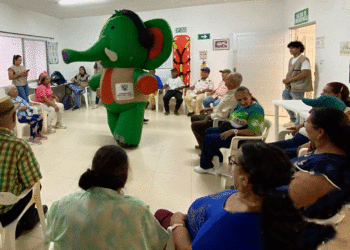 Programa “Me Escucha” llega a los Centros Vida de San Pedro para atender a personas mayores