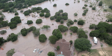 Tragedia en Texas: más de 160 desaparecidos y al menos 109 muertos tras devastadoras inundaciones