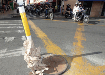 Crece la preocupación por robos de tapas en las calles