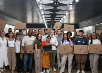 DigiCampus recibe un nuevo impulso: Terpel entrega becas y computadores a estudiantes