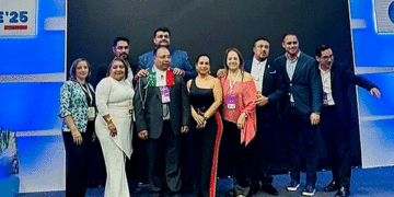 Docente de la Uceva logra histórico reconocimiento en congreso internacional en México