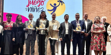 El Valle del Cauca recibió premio nacional por su compromiso con la niñez