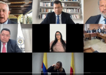 En video: fuerte cruce entre Álvaro Uribe y la jueza durante lectura de sentencia