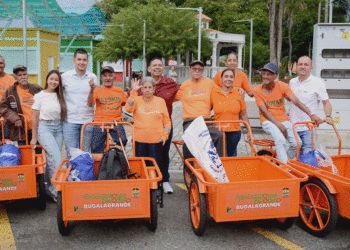 Entregan equipos y vehículos a recuperadores en Bugalagrande