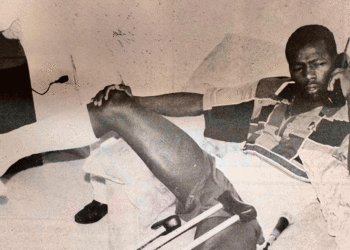 La patada de Asprilla a un bus que le dio la vuelta al mundo