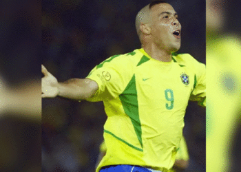 ¿Sabías que Ronaldo jugó en el 12 de Octubre?