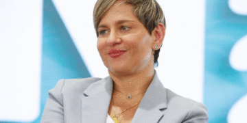 Verónica Alcocer regresa a Colombia para retomar sus funciones como primera dama