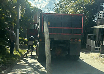 Comunidad de La Rivera pide vía alterna ante colapso frecuente de la carretera