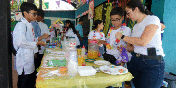 Estudiantes del Colegio  María Auxiliadora brillaron en la XX Muestra Empresarial