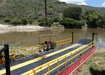 La barca de Caramanta está nueva y sigue sin funcionar
