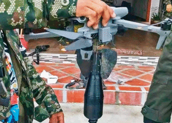 Atacan con drones explosivos casa de alcalde y sedes de la Fuerza Pública