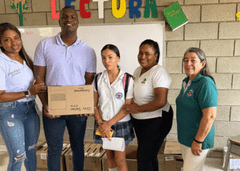 Guacarí impulsa la educación con entrega de computadores portátiles a estudiantes
