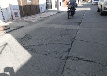 Hundimiento en el barrio Las Delicias preocupa a la comunidad