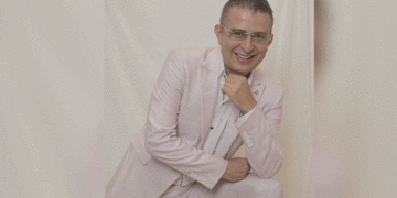 Julián Quevedo causa sensación con su nueva canción “Ahí va el degenerado”