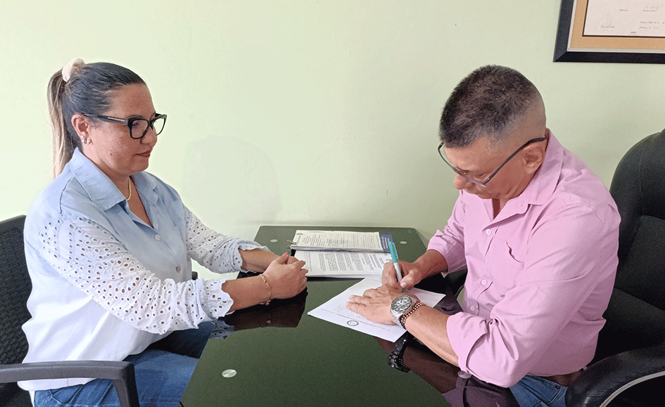 Maritza García asume como alcaldesa encargada de Riofrío