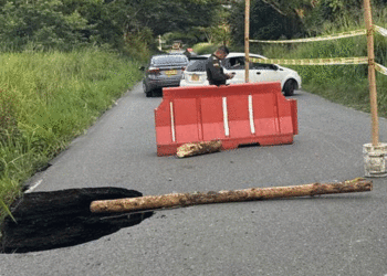 Tremendo hueco en la vía Paila Arriba – Sevilla
