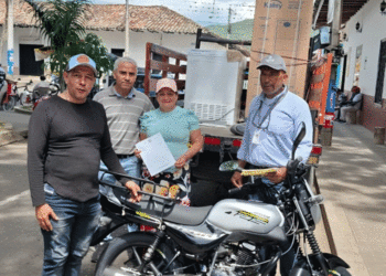 Campesinos de Bolívar recibieron herramientas e insumos para fortalecer sus proyectos productivos