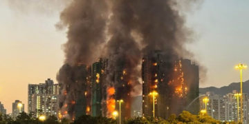 Incendio de gran magnitud en complejo residencial deja al menos 36 muertos y cientos de desaparecidos