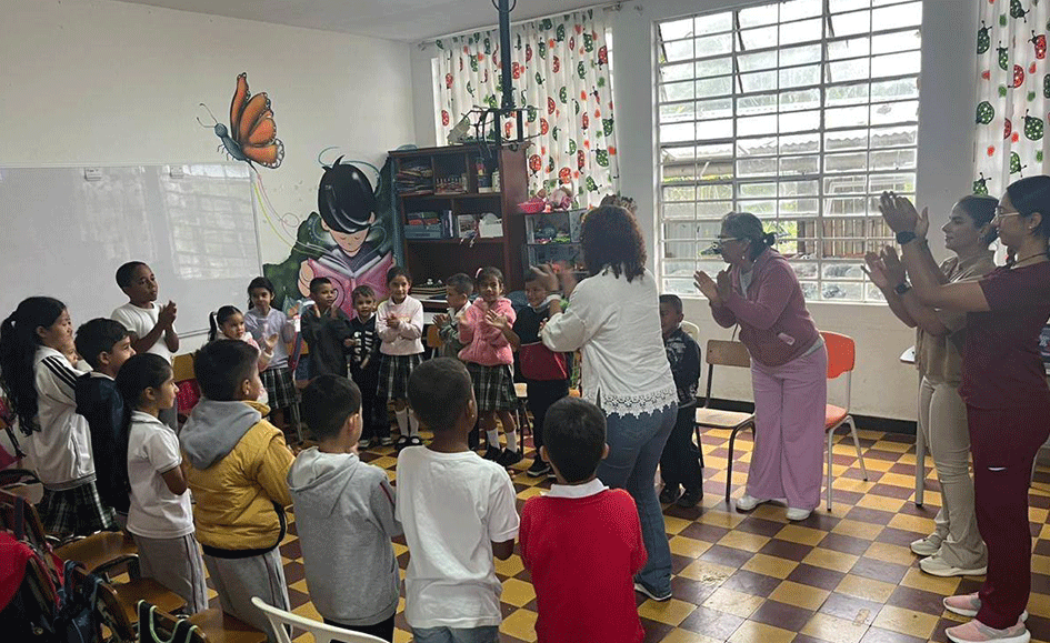 Estudiantes de Yotoco aprenden a sembrar semillas de paz