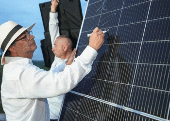 Gobierno Nacional pondrá en marcha la primera empresa productora de paneles solares del país