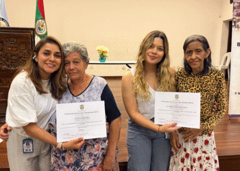 Más de 70 cuidadoras de personas con discapacidad recibieron certificación en Tuluá
