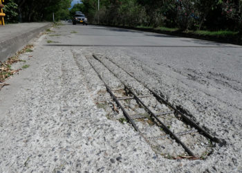 Peligro inminente en el puente sobre el río Morales (Más Caucherazos aquí) 👇🏽 