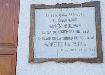 ¿Homenaje a Bolívar? …o un monumento al descuido (Más Caucherazos aquí) 👇🏽 